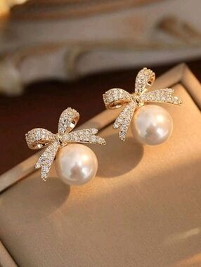 Anthropologie Kari Pearl and Bow Gold Rhinestone Classy Earrings